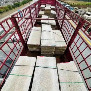 黄山 黄金麻花岗岩荔枝面，光面毛板装车完成