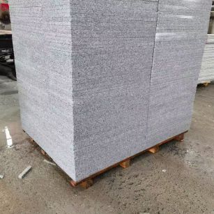 黄山 芝麻白火烧面1.8厚300*600地铺石，尺寸标准，厚薄均匀