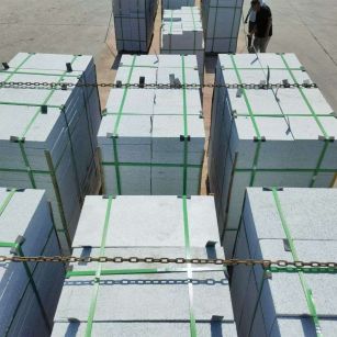 黄山 芝麻白花岗岩5公分地铺石 花岗岩厂家工厂装车日常