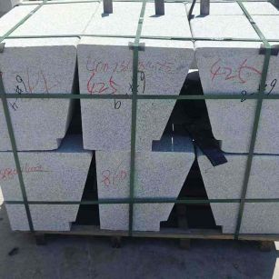 黄山 芝麻白异形坐凳，石凳