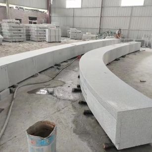 黄山芝麻白花岗岩石板材 园林光面弧形坐凳