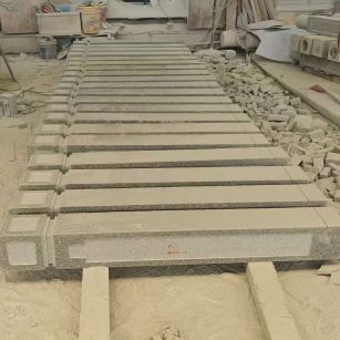 黄山 芝麻白异形加工雕刻-栏杆大柱，方柱