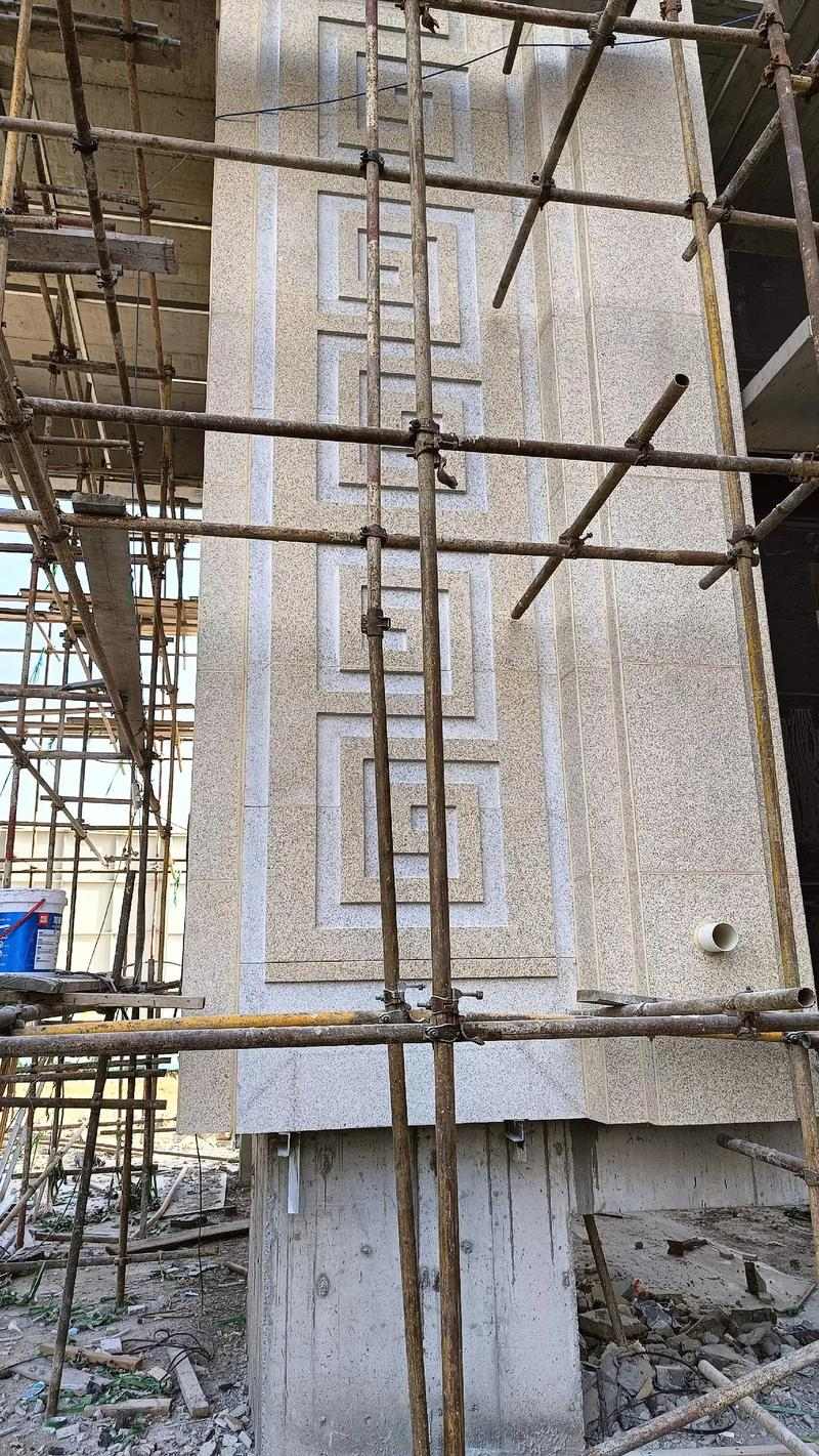 黄山 黄金麻花岗岩别墅外墙干挂回纹造型效果