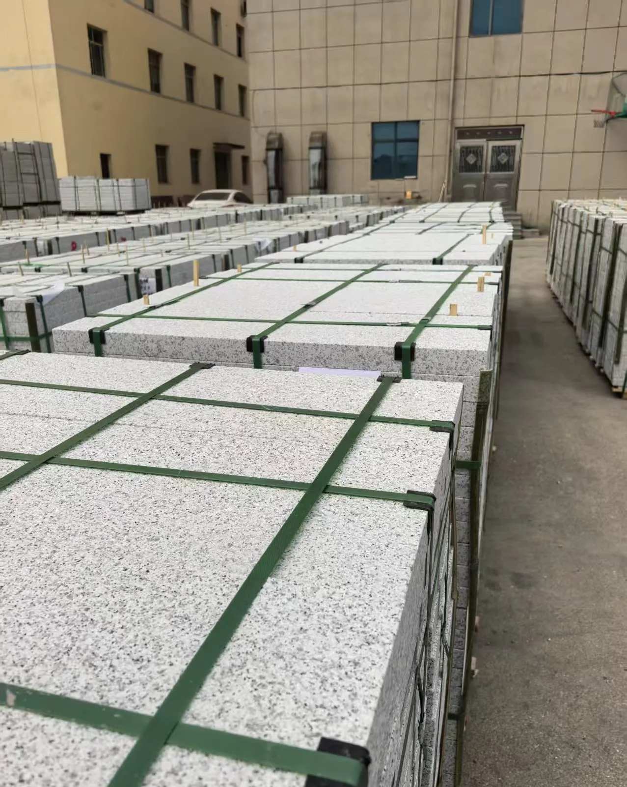 黄山 白麻花岗岩5.0公分荔枝面地铺石