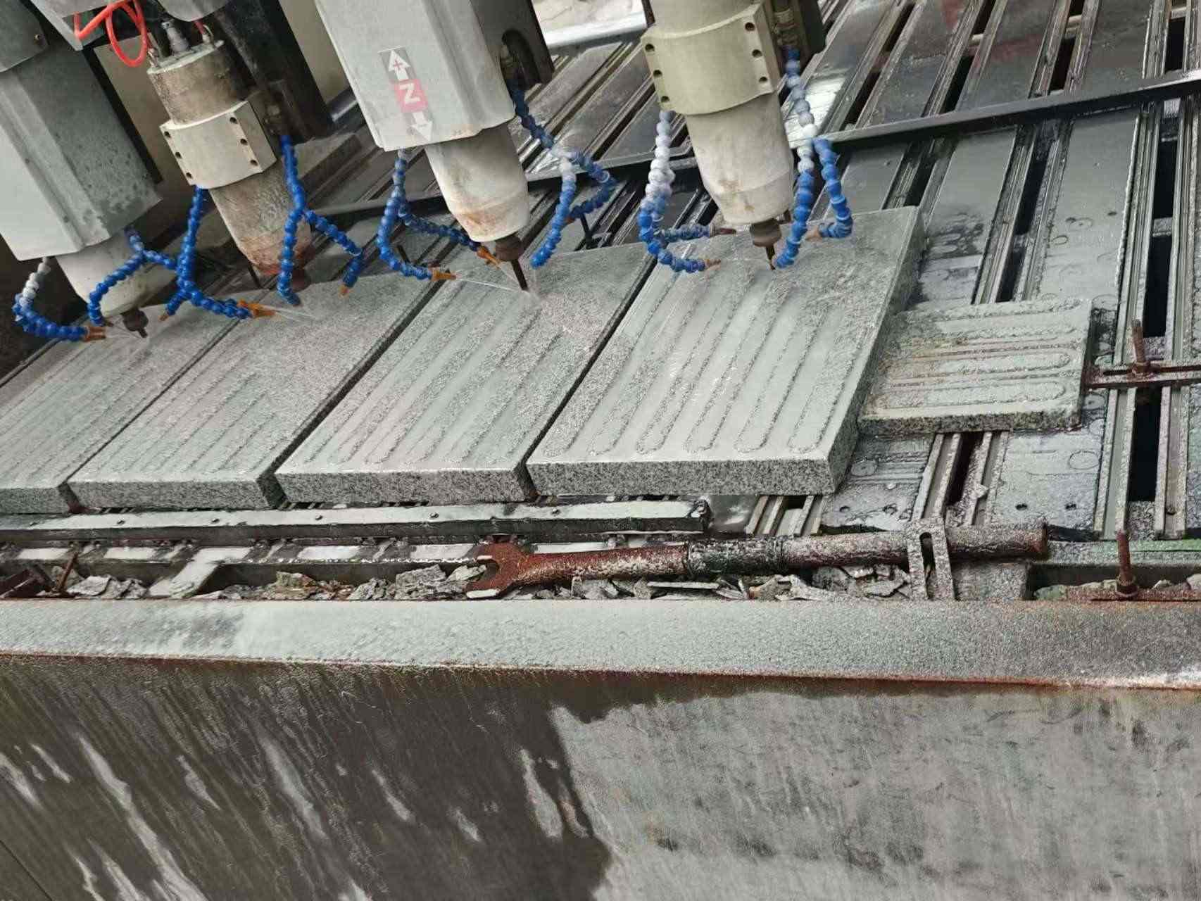 黄山 芝麻白花岗岩荔枝面盲道雕刻