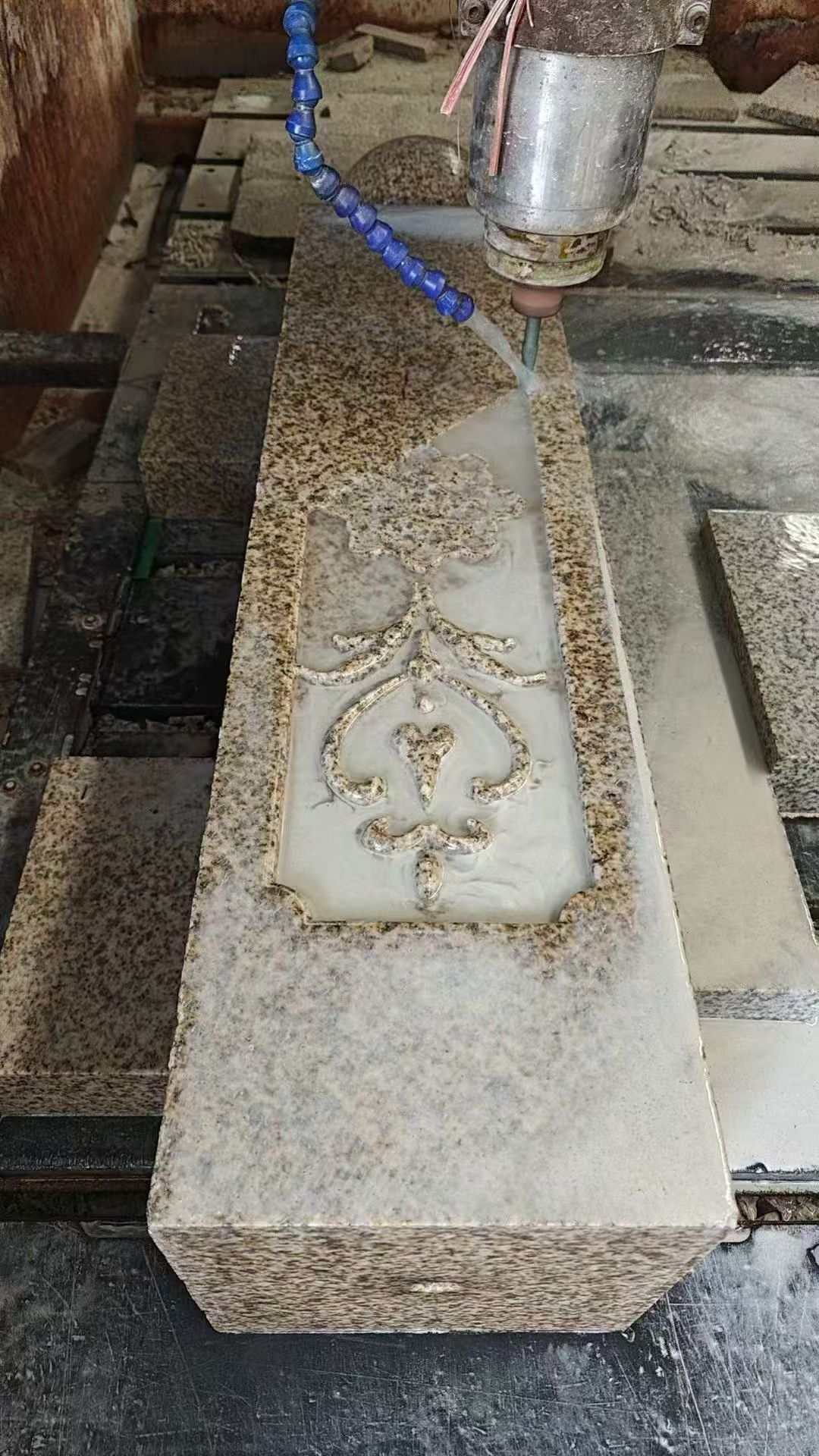 黄山 黄金麻花岗岩异形加工雕刻栏杆大柱