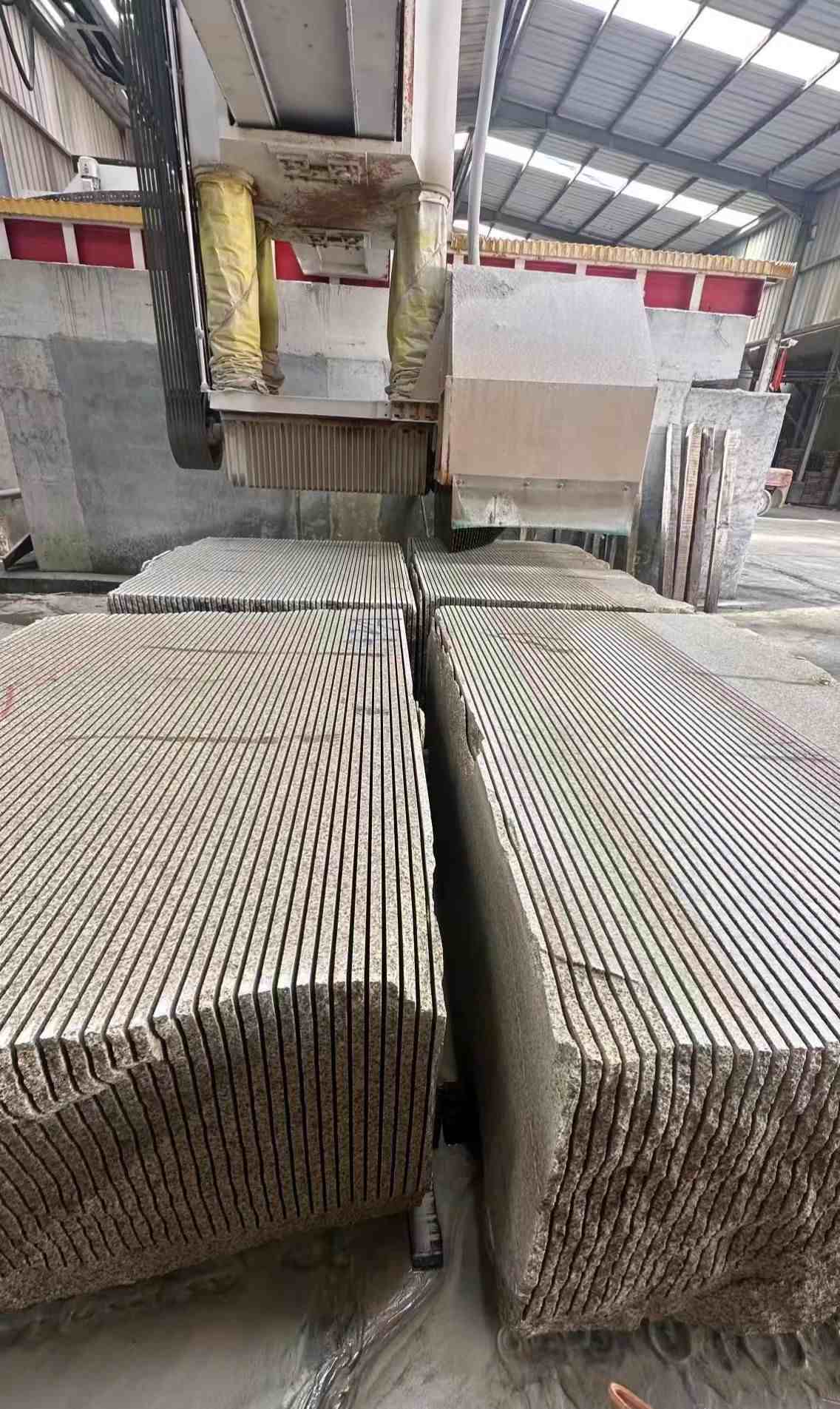 黄山 车间生产日常，黄金麻白麻花岗岩