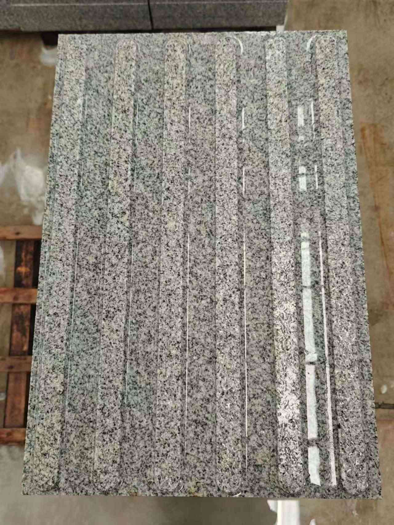 黄山 芝麻白花岗岩荔枝面雕刻盲道，盲条