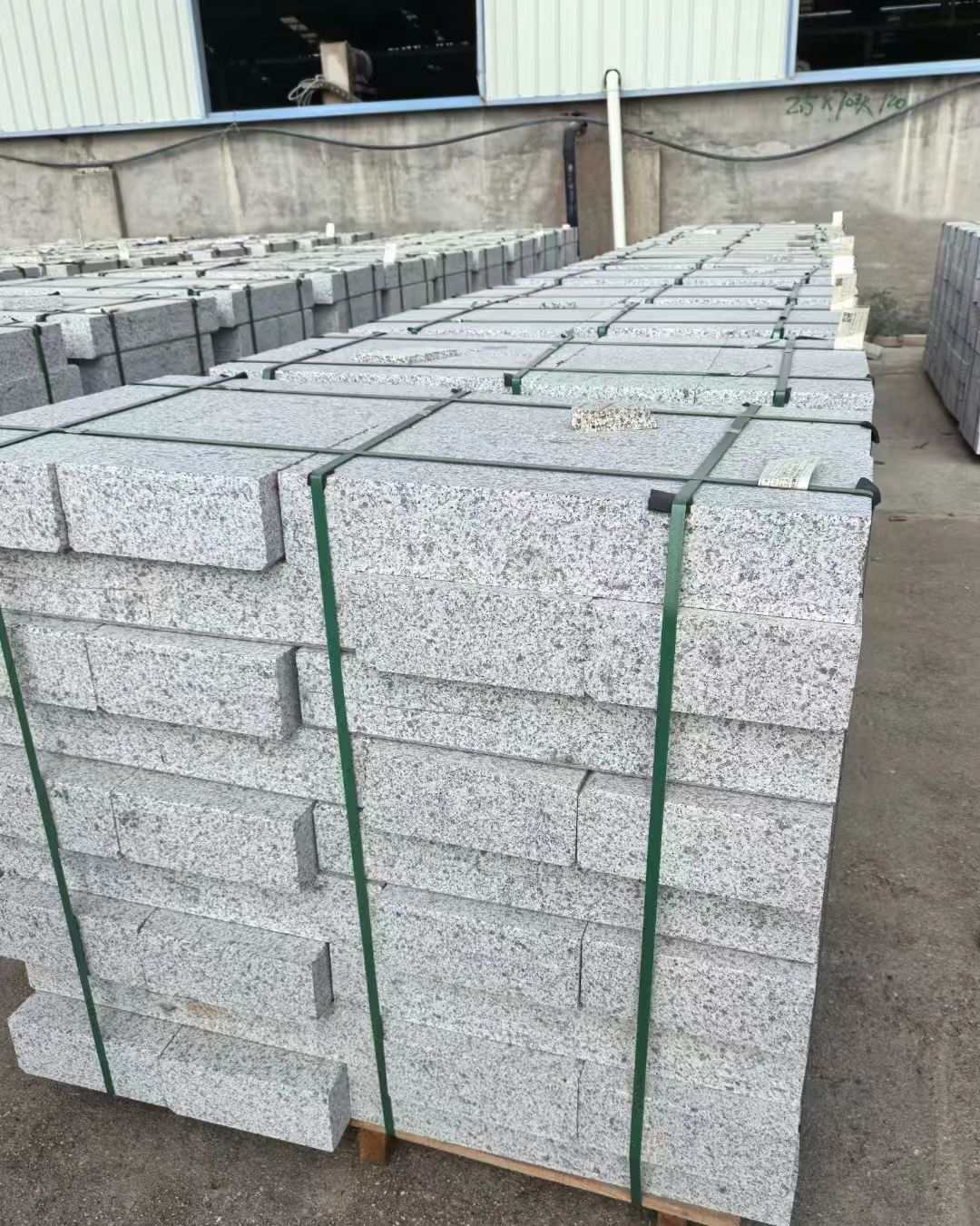 黄山 白麻花岗岩路沿石，弧形路沿石，道牙石，马路牙子，界石，路缘石，平沿石，直岩石，平缘石等