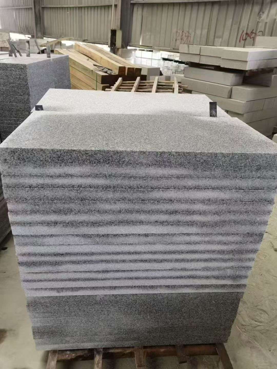 黄山 芝麻白5公分火烧地铺成品，900*400，规格可定制