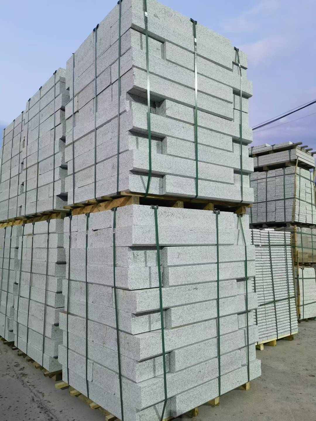 黄山 芝麻白花岗岩路沿石，路缘石，路肩石，道牙，立缘石，马路牙子，街沿石，侧石等