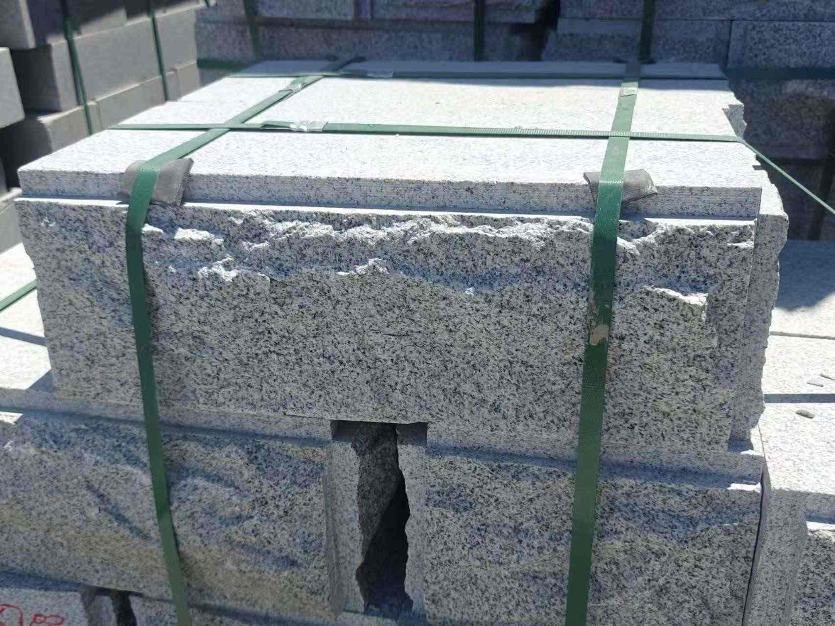 黄山 芝麻白花岗岩自然面成品