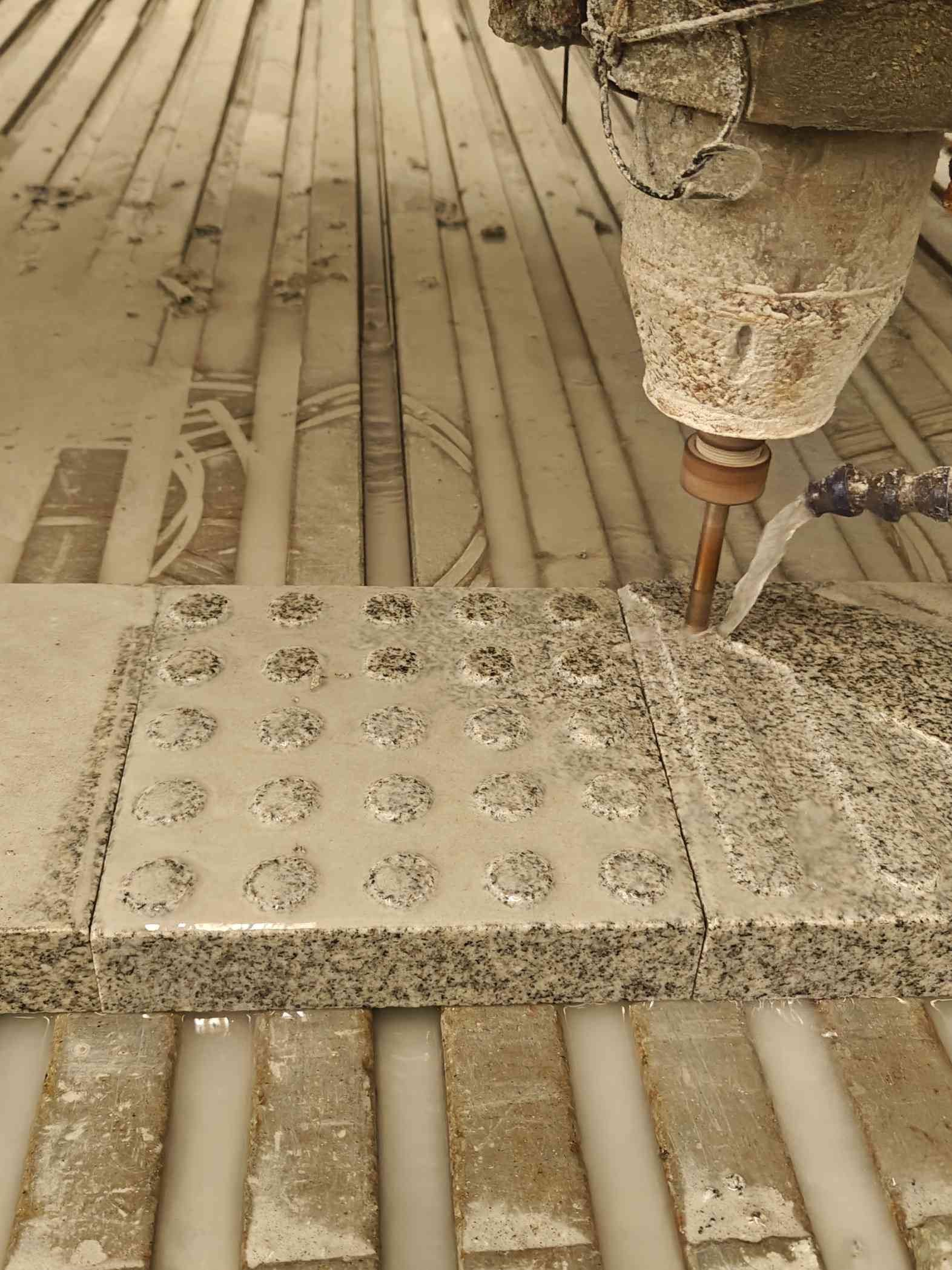 黄山 芝麻白花岗岩石材盲人石、盲道石、盲点石